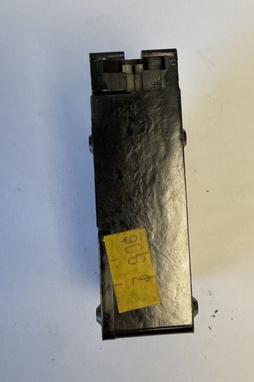 CROUSE-HINDS MP30 CIRCUIT BREAKER 30A 120/240VAC STYLE MP 2POLE ***LOTOF10***4