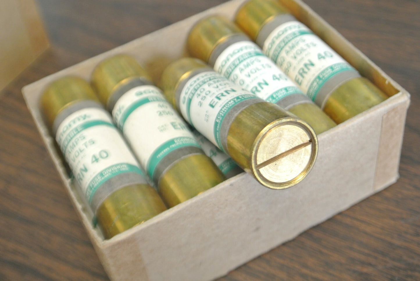 BOX of 10 / ECONOMY / FPE / ERN40 RENEWABLE FUSE / 40A / 250V / NEW SURPLUS0