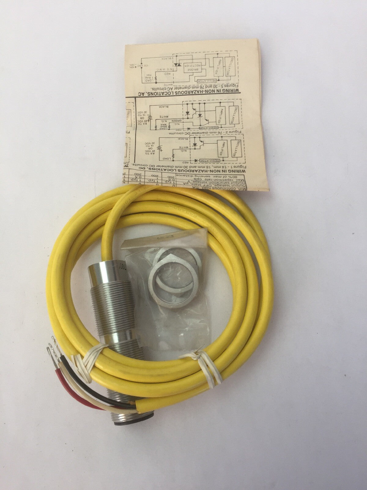 MICRO SWITCH A HONEYWELL DIVISION FYCC8C3-2 PROXIMITY SWITCH 120VAC 0