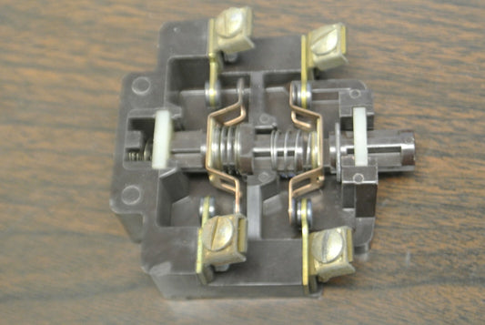 SYLVANIA / JOSLYN CLARK KKD-110 AUXILIARY CONTACT / 1 N.O. / 1 N.C.  NEW SURPLUS0