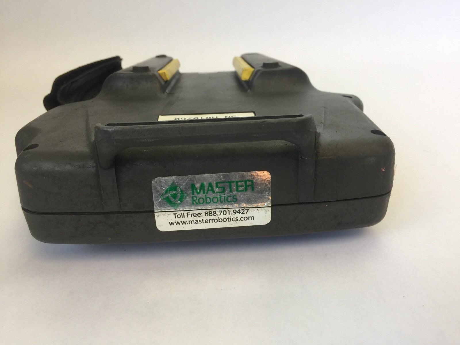 FANUC A05B-2301-C360 TEACH PENDANT PLASTIC HANDLE HAS A CRACK IN IT6