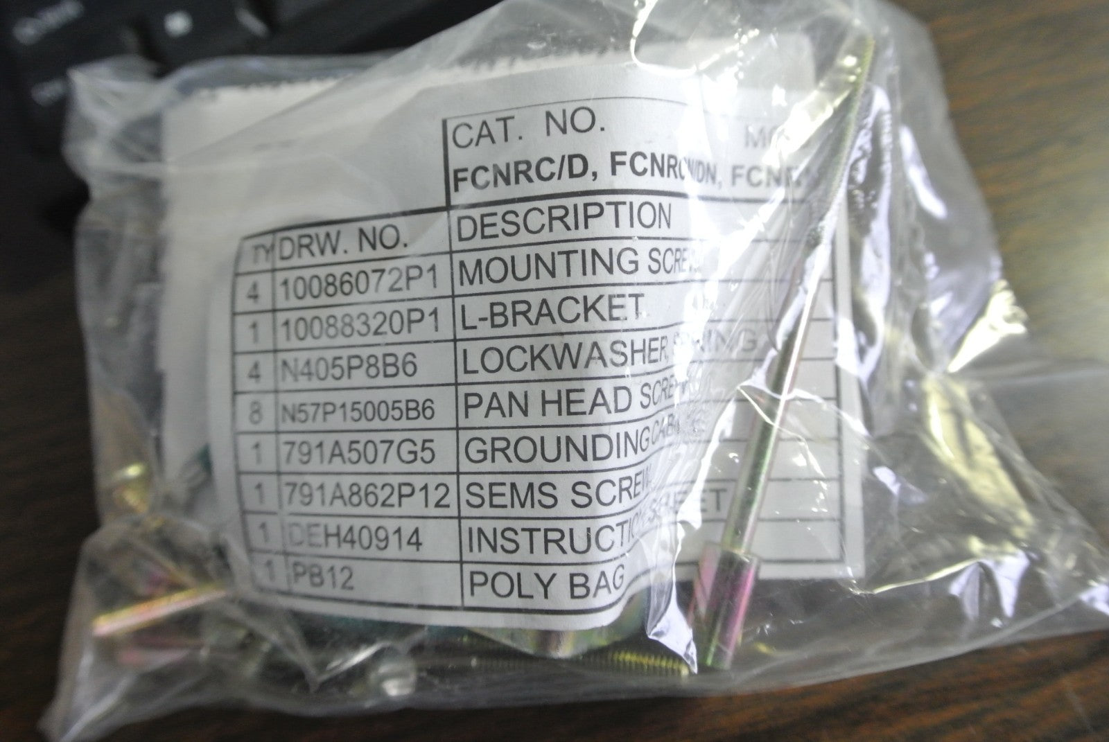 GE FCNRCNI INTEGRAL MOUNT HANDLE OPERATOR for FC100 BREAKER - NEW SURPLUS4