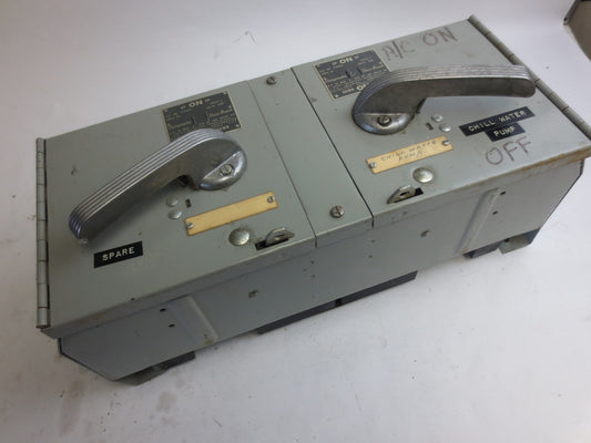 I-T-E SIEMENS V7E3611 TWIN VACU-BREAK PANELBOARD SWITCH, 600VAC, 30A, 3-POLE0