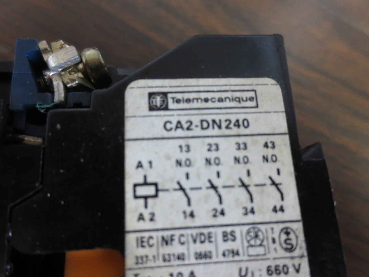 TELEMECANIQUE CA2-DN240 RELAY - 10A 4-POLE 24VDC COIL 4N/O CONTACTS1