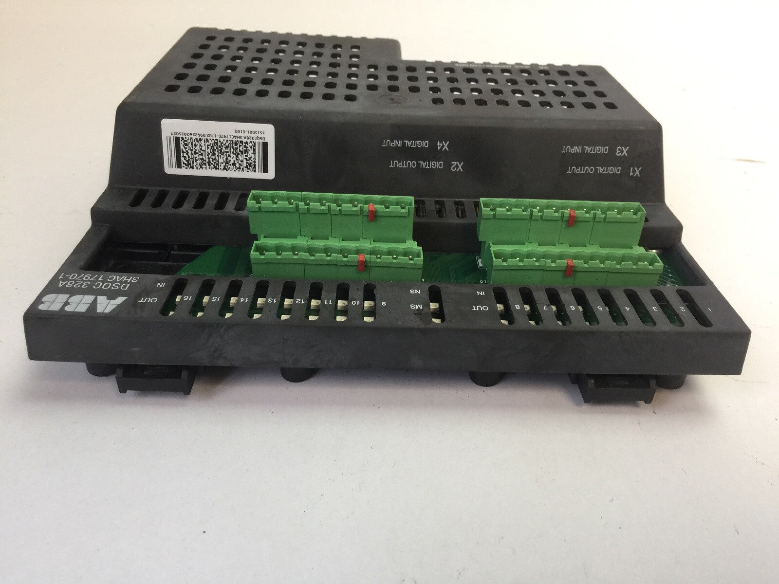 ABB DSQC 328A DIGITAL I/O MODULE 3HAC17970-14