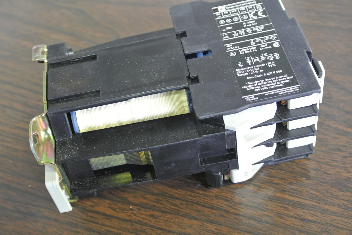 TELEMECANIQUE LP1 D3210BD - CONTACTOR  24VDC, 15kW/400V, 20HP/460V - NEW SURPLUS1