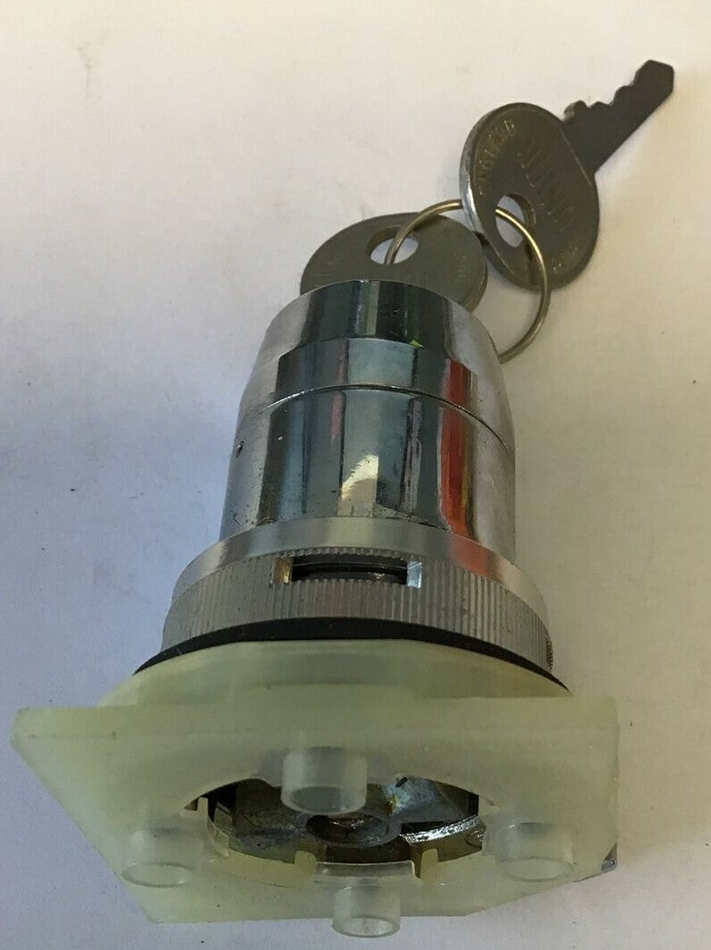 SQUARE D 9001 TS-9K5 NQ1101 SELECTOR SWITCH 3POS KEY OPERATED SER.A 5