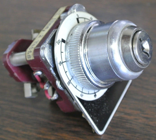 REES R-661-5021 CONTROL PANEL SWITCH LOCKABLE NO KEY, RANGE 0-100 - NEW SURPLUS0