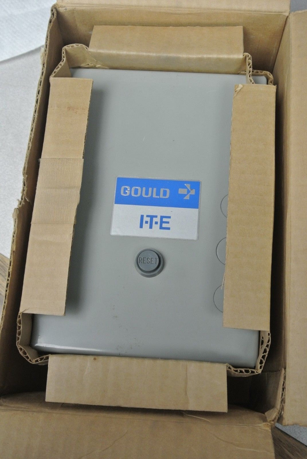 I-T-E A202AC121 / MOTOR CONTROL AC STARTER / SIZE 00 / 110120V / NEW SURPLUS3