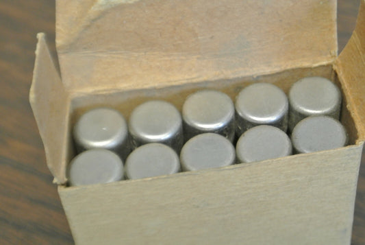 BOX of 10 / BUSS KLM-8 FAST-ACTING MIDGET FUSE / 8A / 500V / NEW SURPLUS / KLM80