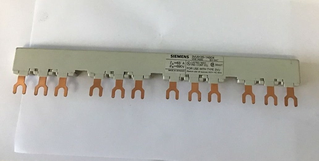 SIEMENS 3VU9135-1AB04(1) & 3VU9135-1KA04(1) LINE SIDE FEEDERS 63A 690V4