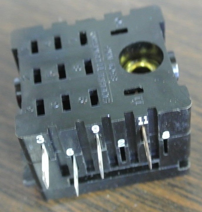 SQUARE D NK32 Series A - SOCKET - NEW SURPLUS3