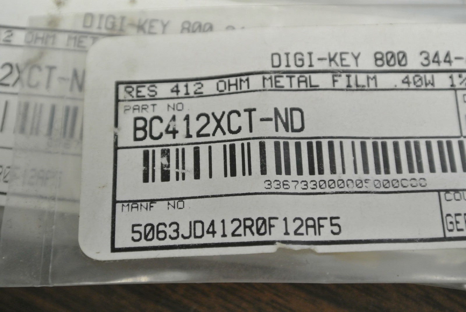 LOT of 31 / 5063JD412R0F12AF5 / BC 412XCT-ND RESISTORS 412 OHM, METAL FILM .40W0