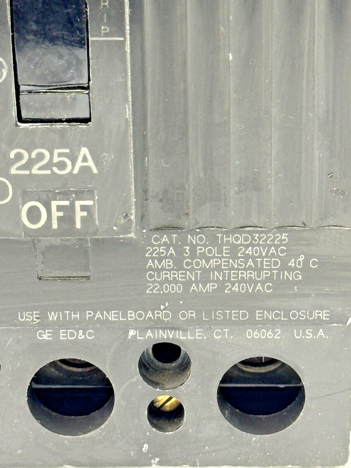 GE - THQD32225 - MOLDED CASE CIRCUIT BREAKER - 3 POLE/225A/240 VAC2