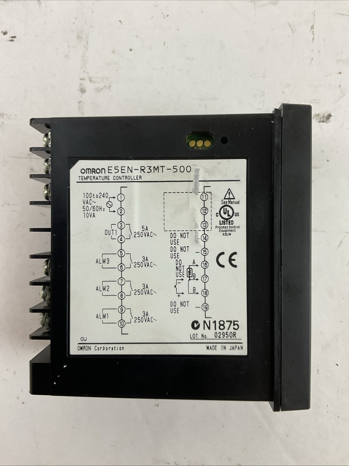 OMRON E5EN-R3MT-500 TEMPERATURE CONTROLLER 100-240VAC 50/60HZ 10VA1