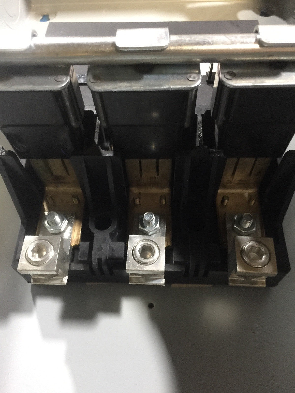 MURRAY GU324 SAFETY SWITCH 240 VAC 250 VDC 200 AMP 60 MAX HP 3 PHASE TYPE 18