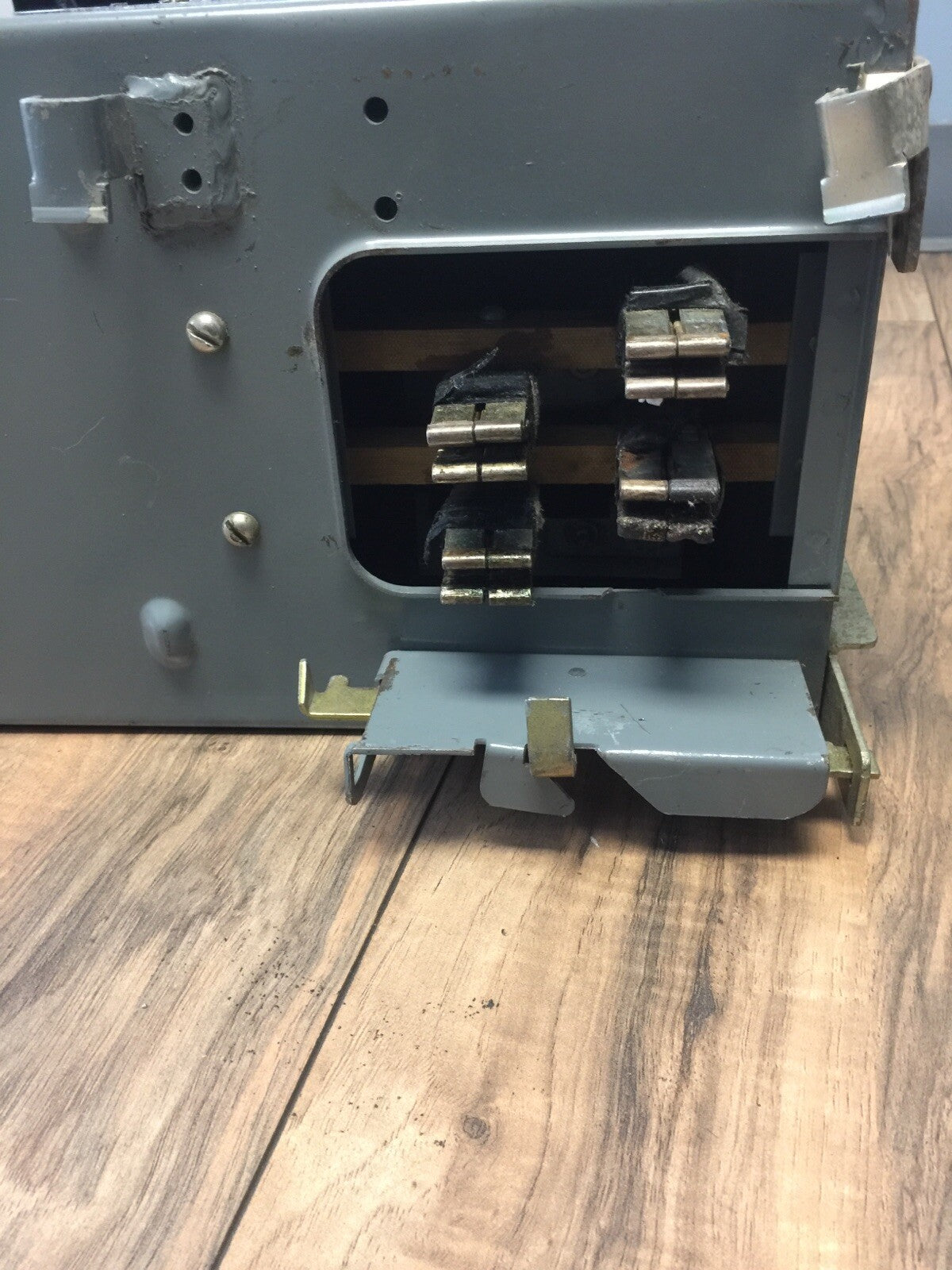 SQUARE D PQ-4220 I-LINE BUSWAY UNIT 200AMP 480VAC 3PH 4W 50HP SER 1A7