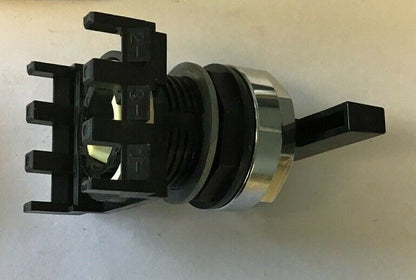 CUTLER HAMMER LEVER SELECTOR 3POS W/CUTLER HAMMER E22D 4