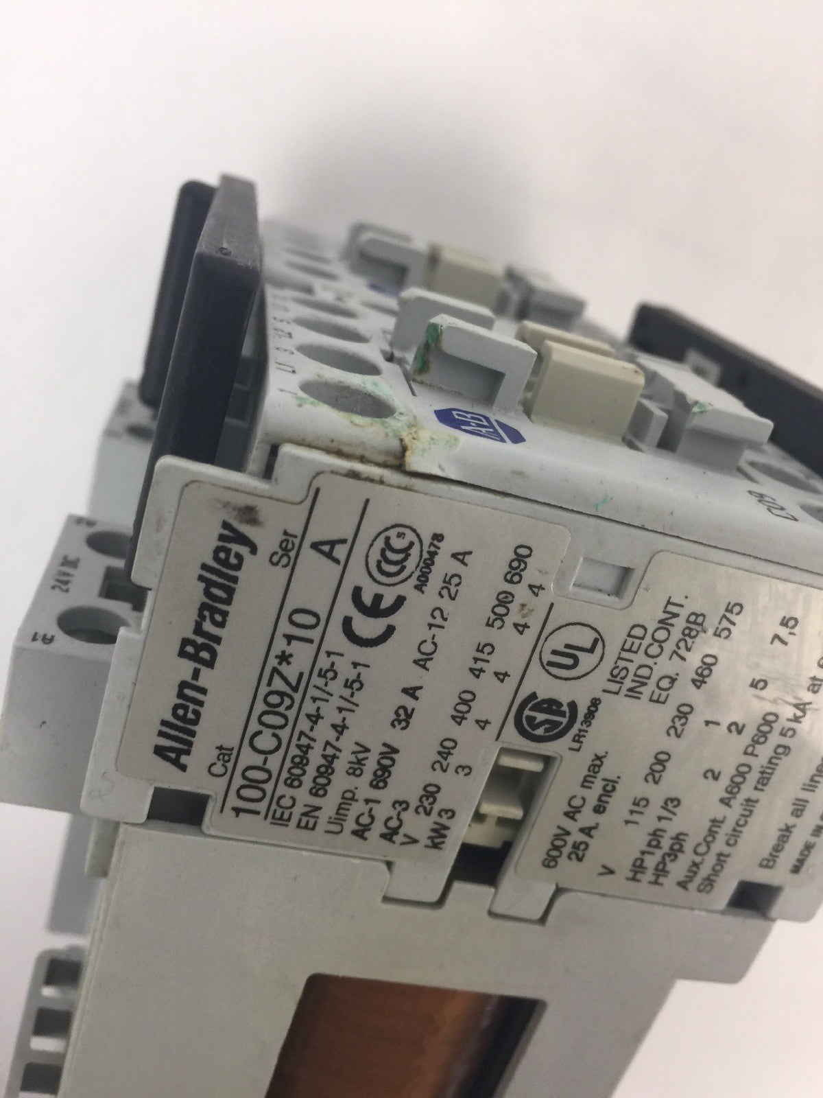 ALLEN BRADLEY 100-C09Z*10 REVERSING CONTACTOR 600VAC 25A COIL 24VDC4