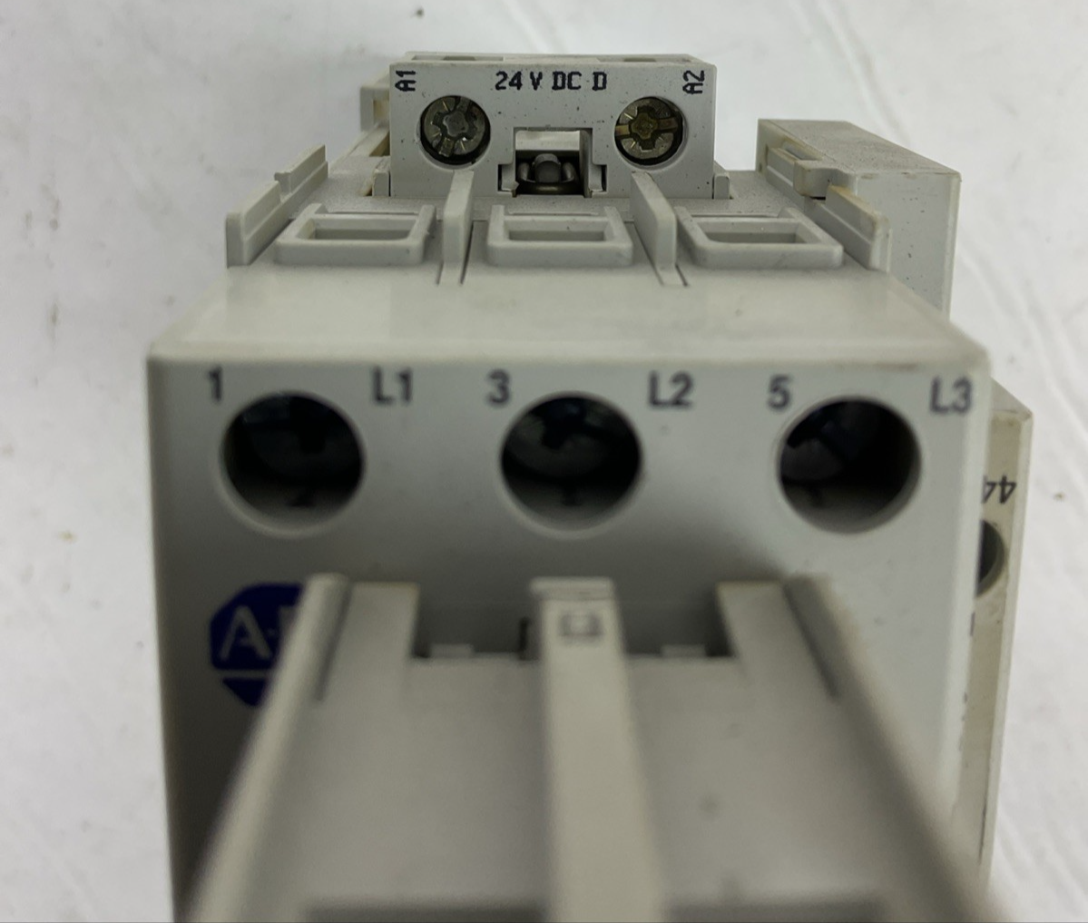 ALLEN BRADLEY 100-C30D*00 SER C CONTACTOR 600VAC 55A 3PH 25HP COIL 24VDC 100-F2