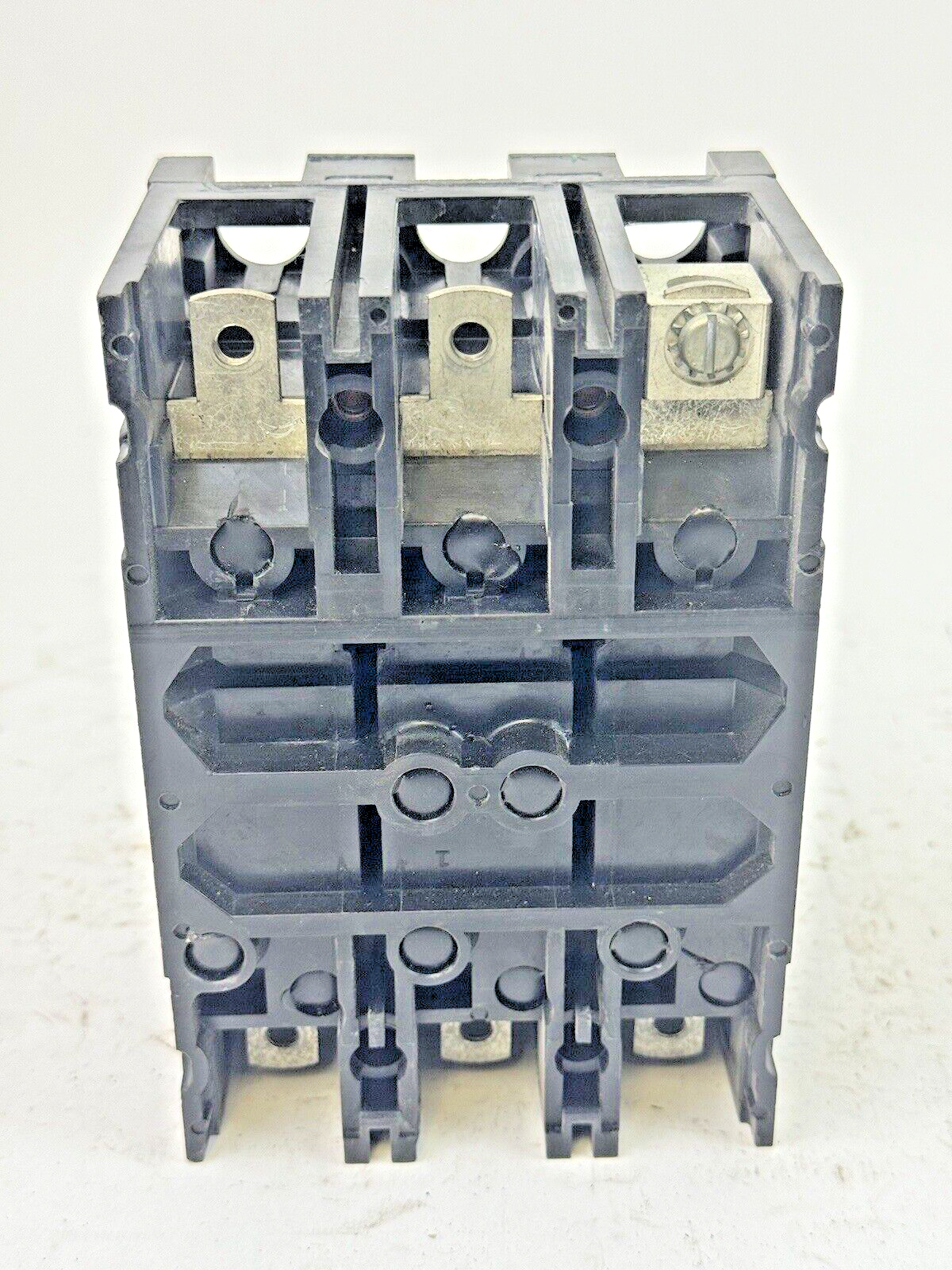 CUTLER-HAMMER - EC3070- CIRCUIT BREAKER - 70 A, 240 VAC, 3 POLE4