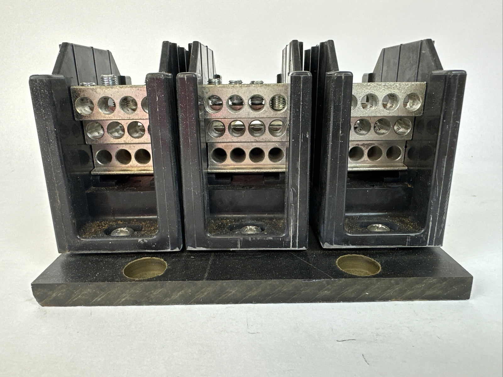 BUSSMANN PDB370-3 POWER DISTRIBUTION BLOCK 3POLE 600V 310A3