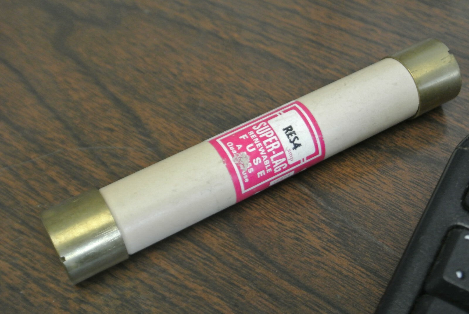 BUSSMANN / RES4 / SUPER-LAG RENEWABLE FUSE / 4A / 600V / NEW SURPLUS0