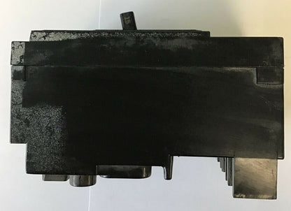 ITE EE3-B015 CIRCUIT BREAKER 125/250VDC 240VAC 15A 3POLE 4