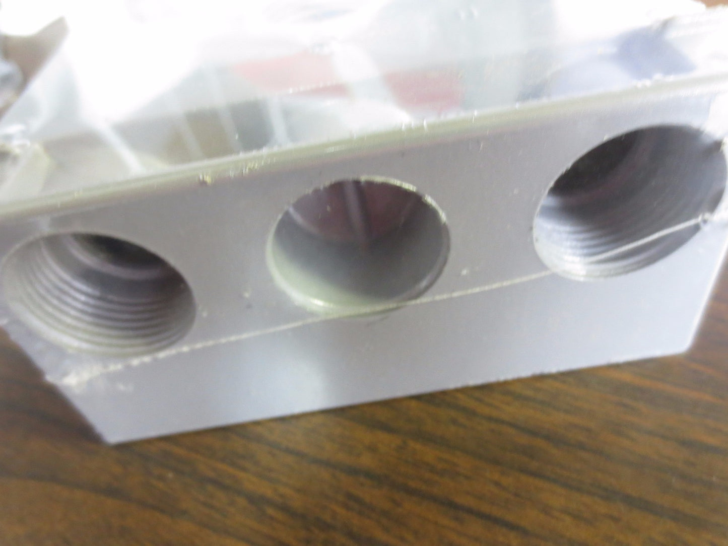 MULBERRY 30248 OUTLET BOX FIVE 3/4" I.P.S. HOLES - 30.5 CUBIC INCH CAP'Y LOT / 66