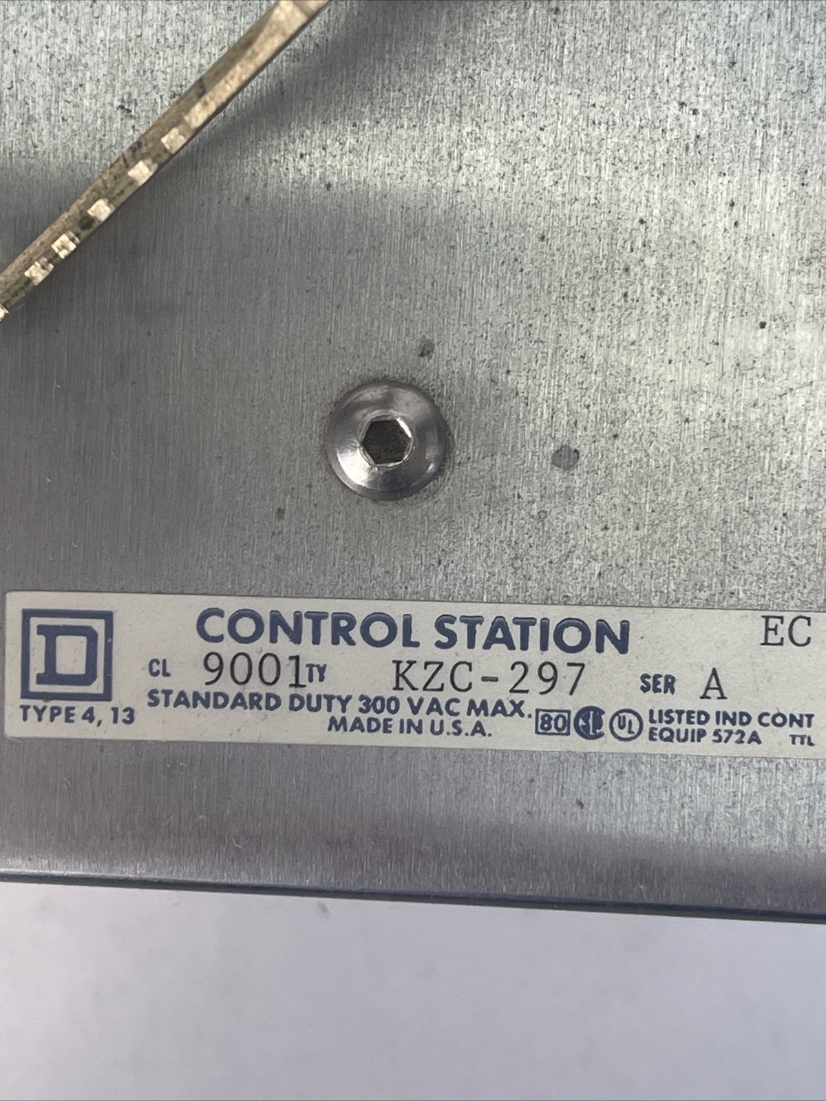 SQUARE D 9001 KZC-297 CONTROL STATION SER A TYPE 4,13 300VAC3