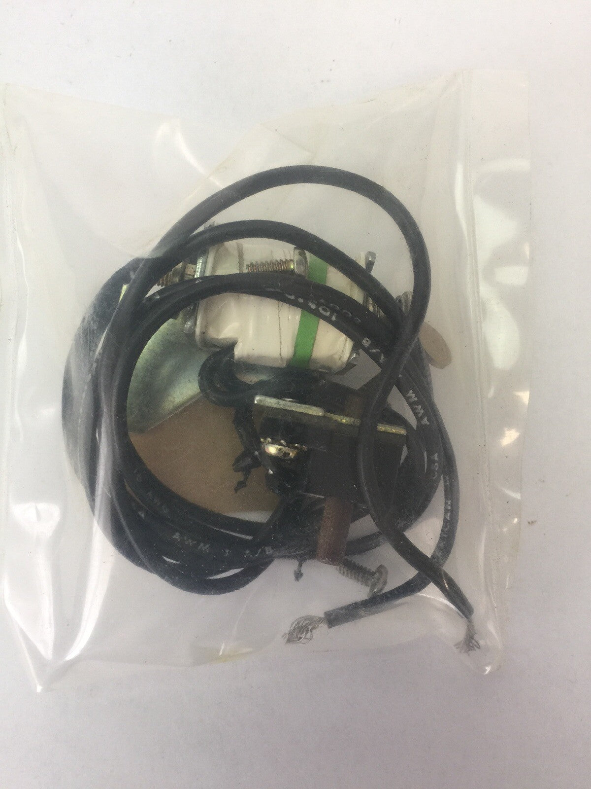 WESTINGHOUSE/CUTLER HAMMER 2609D42G10 L.H. SHUNT TRIP 125VDC 0.975A 0.250SEC5