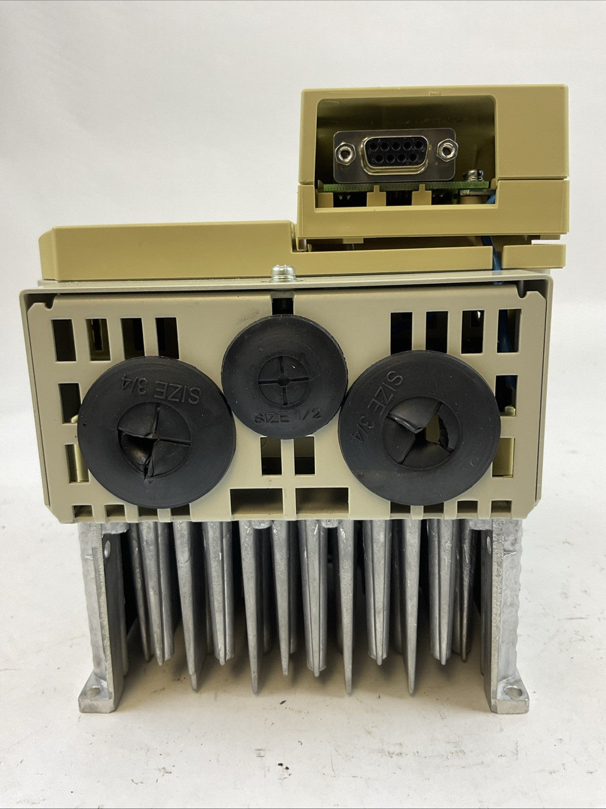 YASKAWA CIMR-VU4A0011FAA REV: C V1000 AC DRIVE OUTPUT 3PH 0-480V 11.1/9.2A3