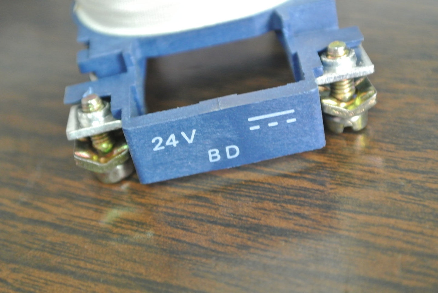 TELEMECANIQUE LX4 D2BD - COIL - 24VDC  - NEW SURPLUS in D2UD BOX1