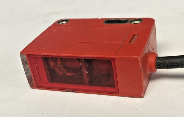 LEUZE HT25C.XL/4P-200-M12 PROXIMITY SWITCH 10-30VDC SENSOR 220MA CLASS 24