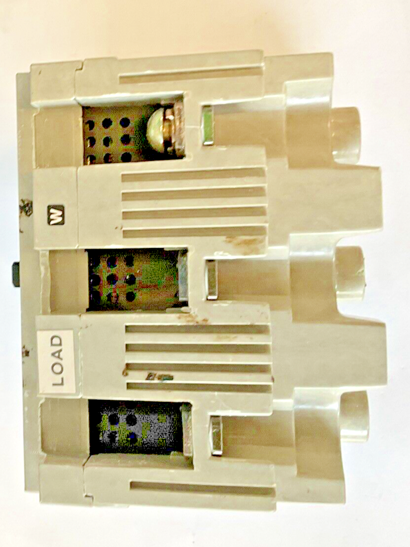 ITE HE3A025 CIRCUIT BREAKER 25A 480VAC 3POLE TYPE HE ETI3