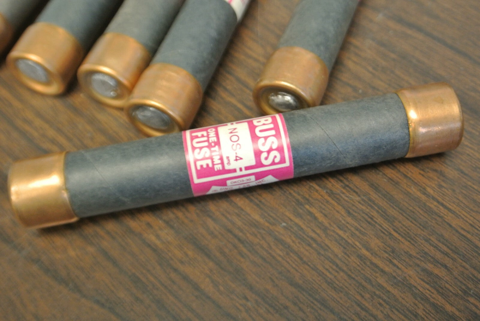 LOT of 8 / BUSS NOS-4 ONE-TIME FUSE / 4A / 600V / NEW SURPLUS / NOS41