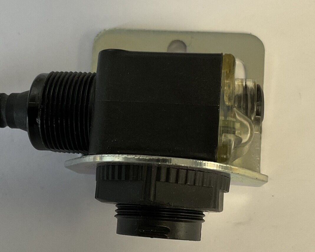 ALLEN BRADLEY 42EF-D1JBAK-F4 PHOTOSWITCH  DIFFUESE SENSOR 0.5MM 11-30VDC  SER.A1