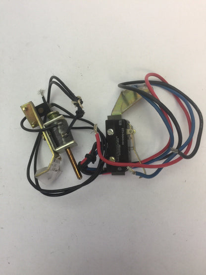 WESTINGHOUSE/CUTLER HAMMER 2606D57G27 SHUNT TRIP 24VDC 8AMP W/ AUXILIARY SWITCH 4