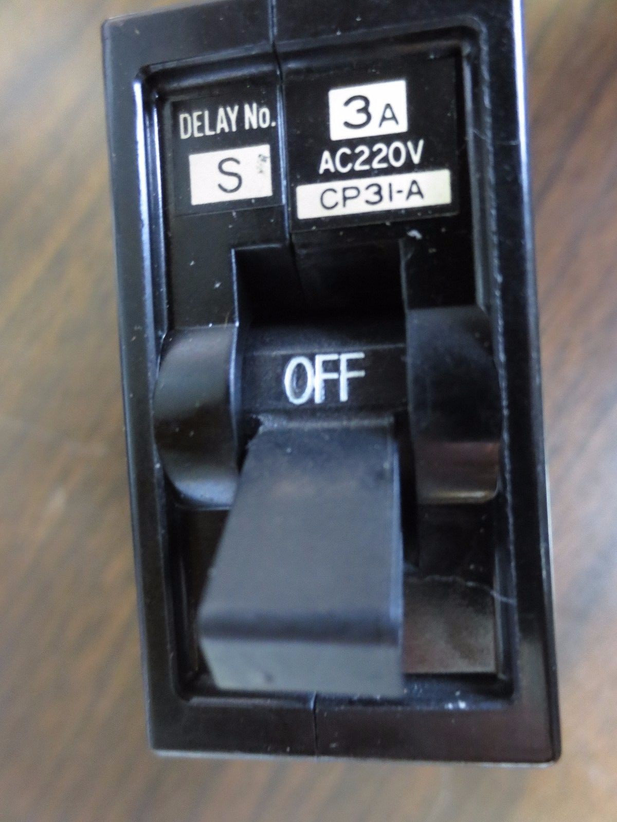 HITACHI CP31-A CIRCUIT PROTECTOR 3A 220VAC 1-POLE DELAY No. S1