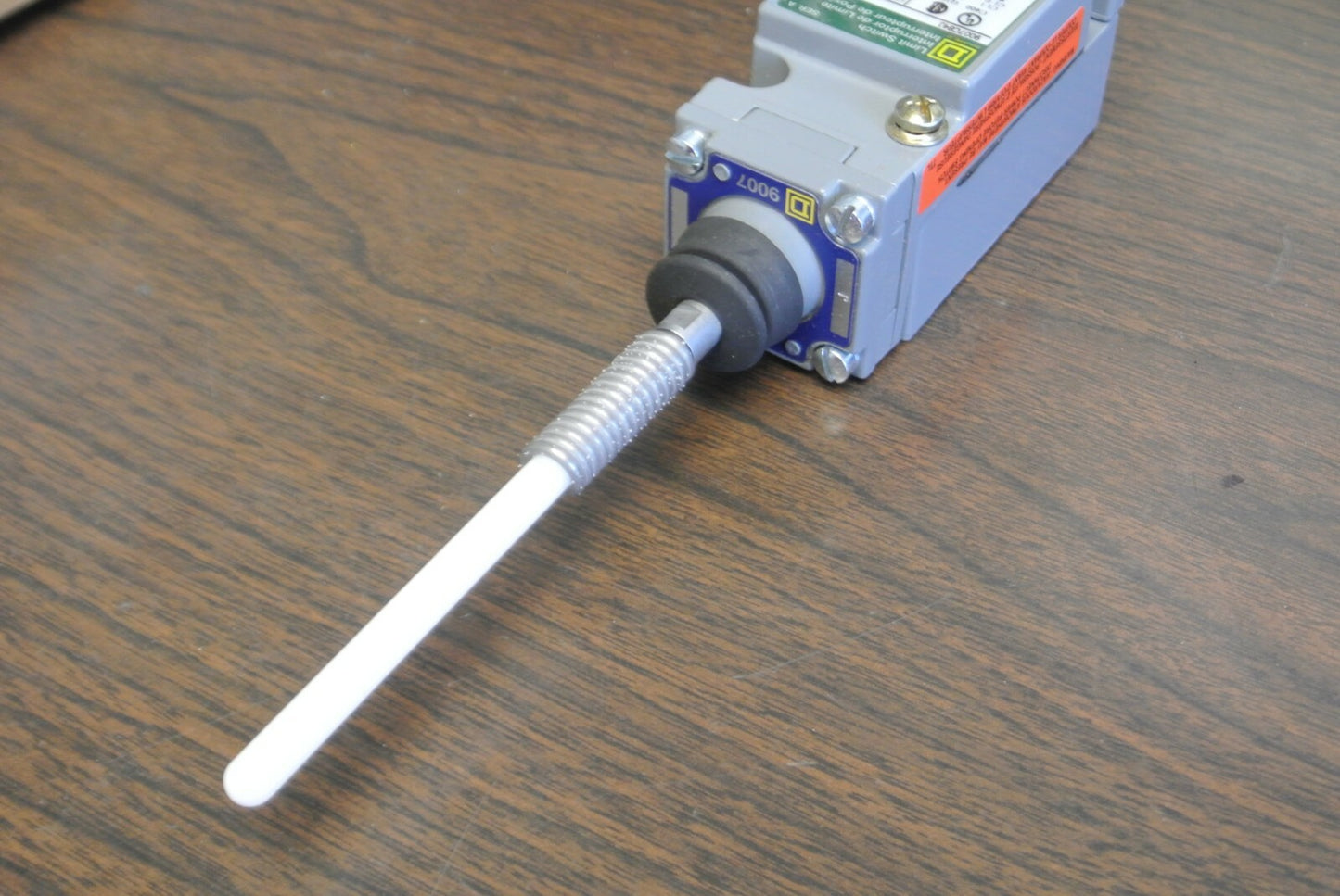 SQUARE D 9007 C84J Ser. A / LIMIT SWITCH w/ DELRIN TRIP / NEW SURPLUS / 9007C84J4