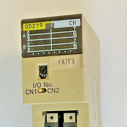 OMRON C200H-0D219 OUTPUT UNIT 24VDC 0.1A/POINT, 6.4A/UNIT ***LOTOF3***4