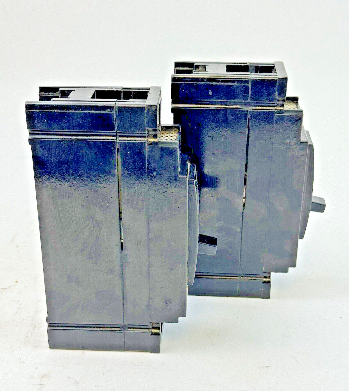 GE **LOT OF 2** - TEF113015 - CIRCUIT BREAKER - 1 POLE/15A/277 VAC2