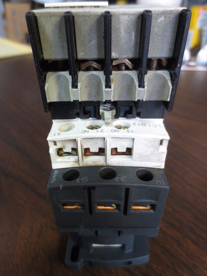 TELEMECANIQUE LC1-D12 CONTACTOR + LA1-DN04 CONTACT BLOCK3