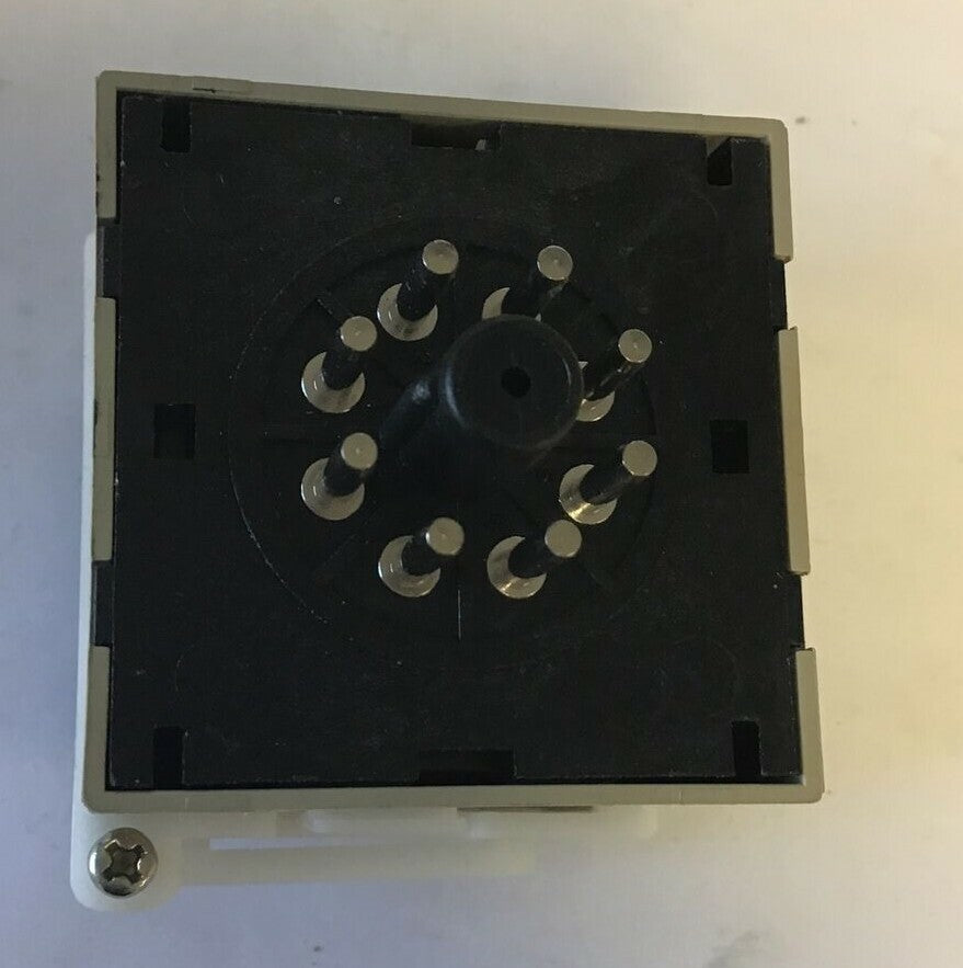 TENOR LE3S TIMER 5A 250VAC 50/60HZ 240VDC6