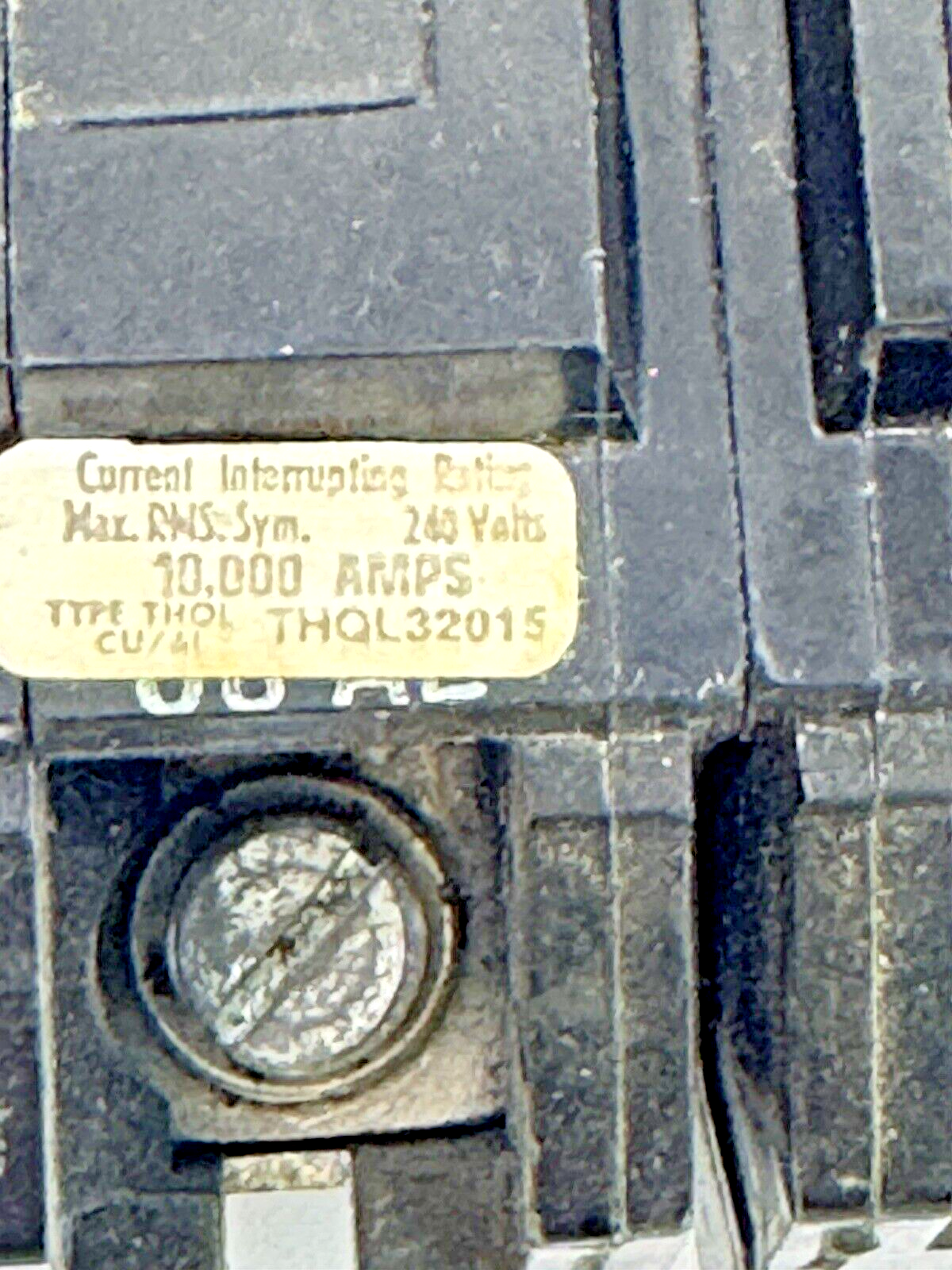 GE - THQL32015 - COMMON TRIP CIRCUIT BREAKER - 3 POLE, 15 A, 240 VAC2