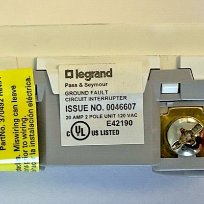 LEGRAND 2097W GFCI DUPLEX RECEPTACLE 20A 125VAC 60HZ RADIANT****LOTOF5****4