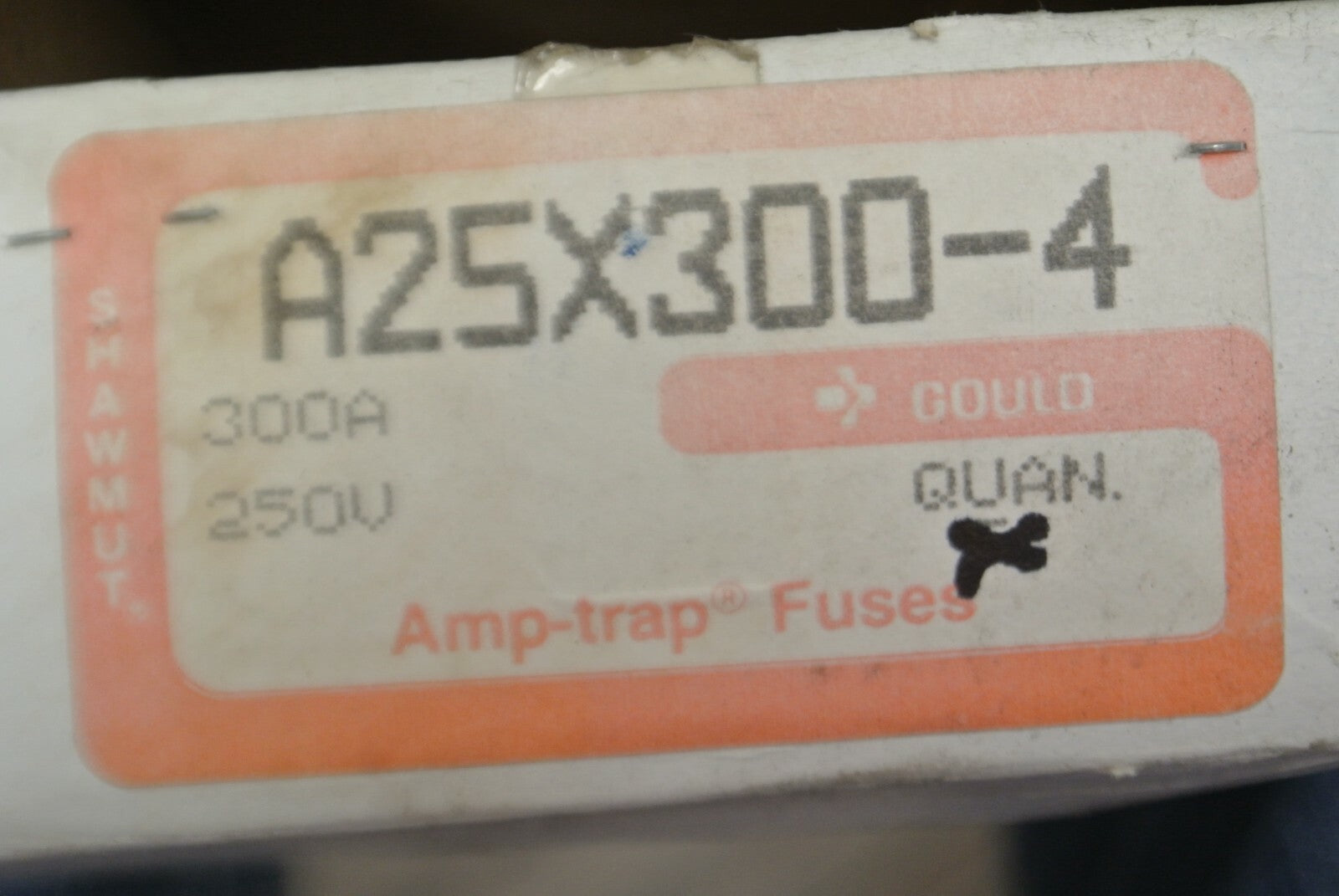 GOULD-SHAWMUT A25X300 TYPE 4 SEMICONDUCTOR FUSE / 300A / 250VAC / NEW SURPLUS4