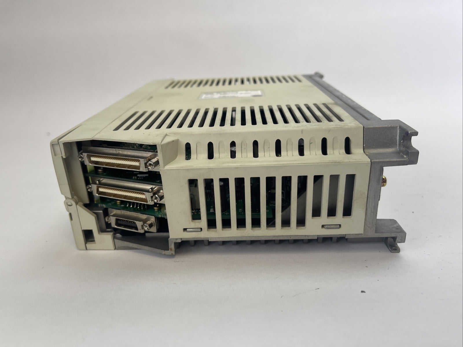 MITSUBISHI MR-H60ACN AC SERVO DRIVE OUPUT 3.6A INPUT 200-230VAC POWER 600W3