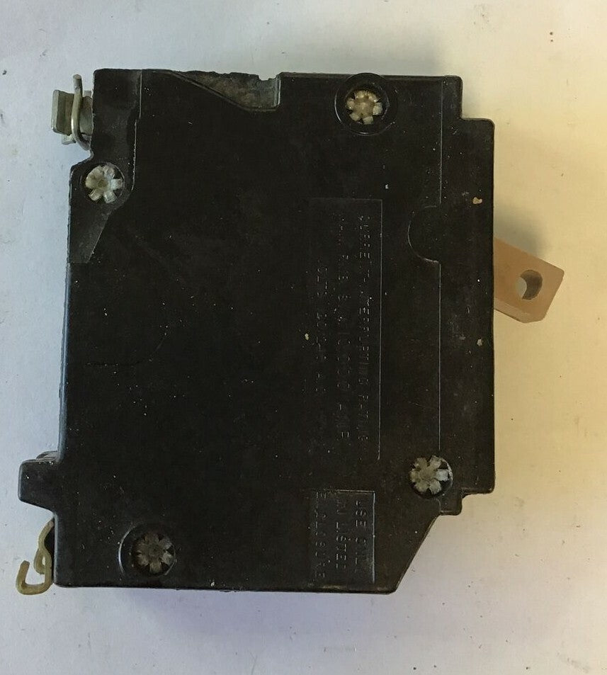 CUTLER HAMMER CHB115 CIRCUIT BREAKER 15A 120/240VAC CL CTL CLIP ON ***LOTOF5***1