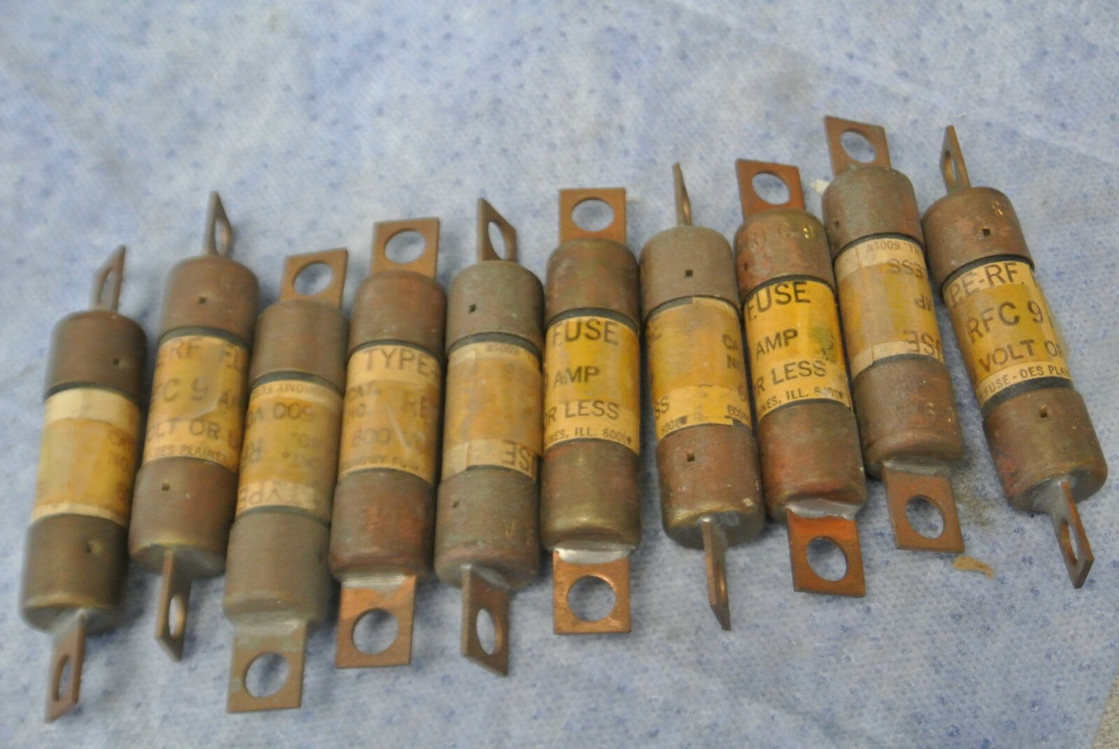 LOT of 10 / ECONOMY RFC9 TYPE RF FUSE / 9A / 600V / NEW SURPLUS / RFC-90